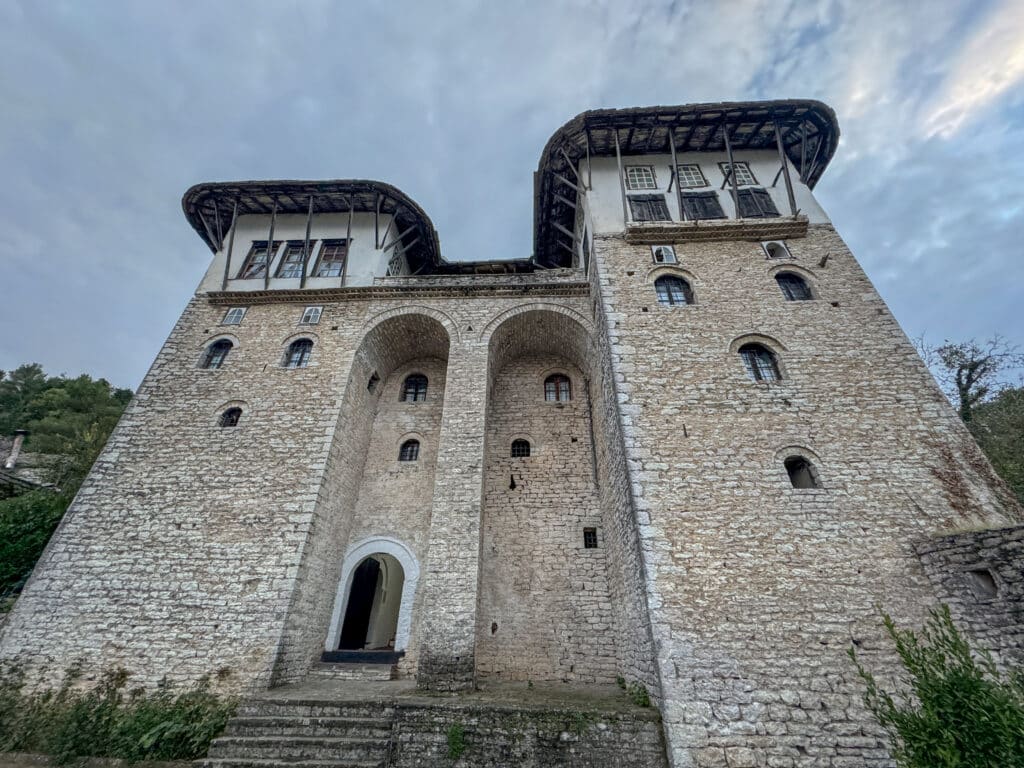 zekate haus gjirokastra