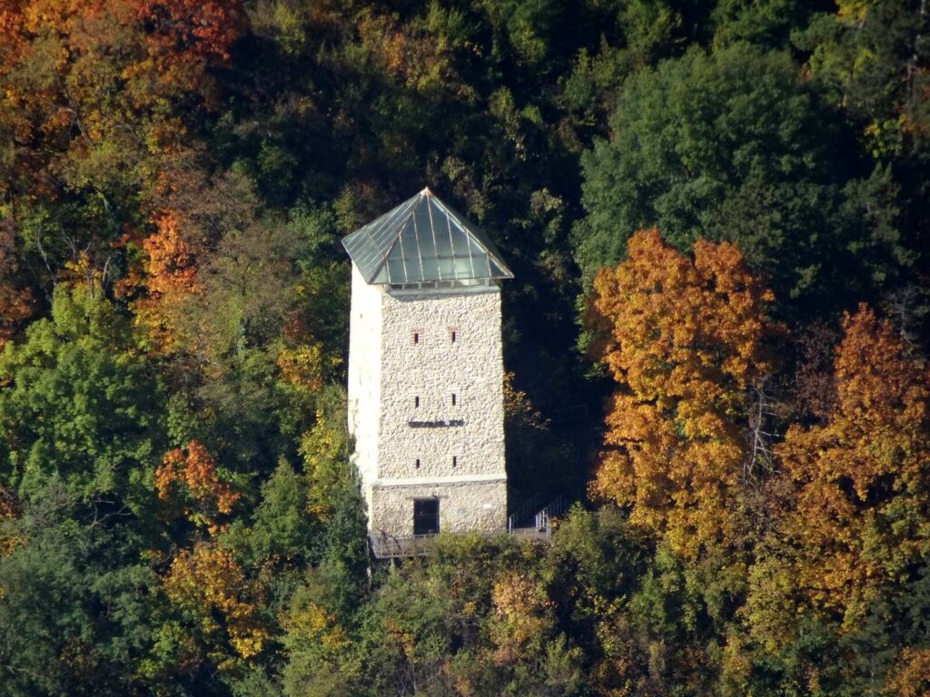 schwarzer turm