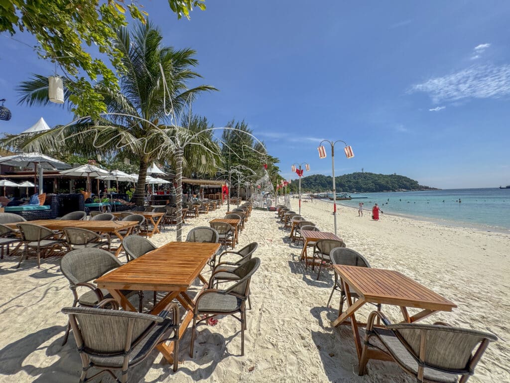 abendessen strand koh lipe