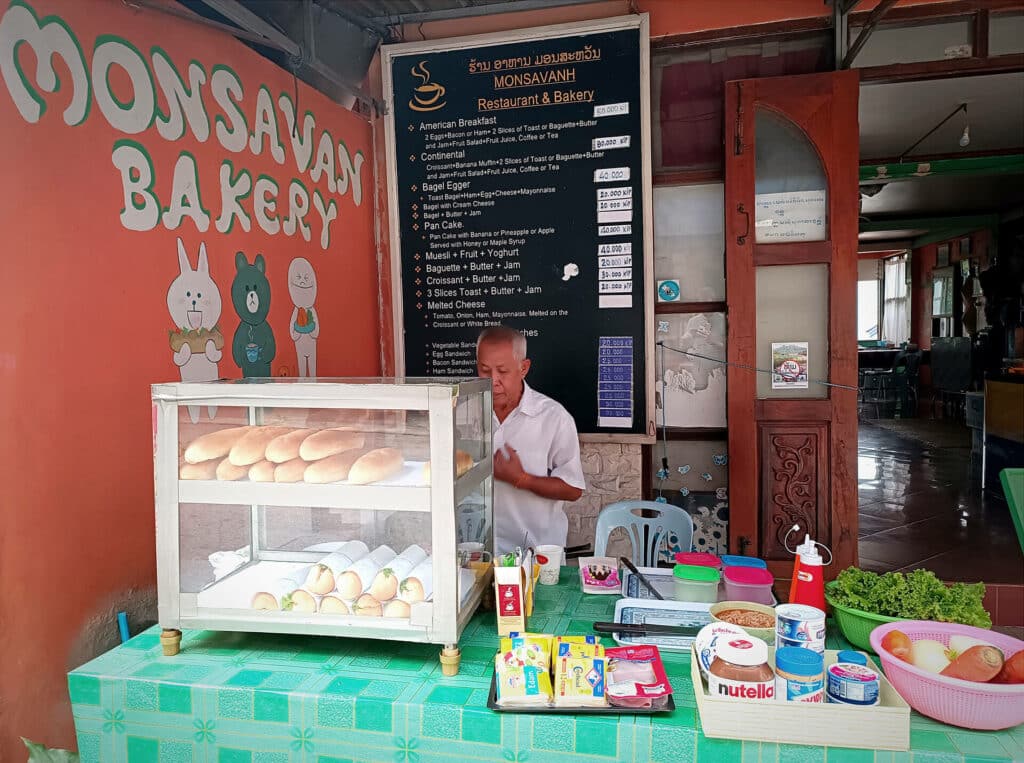 Monsavanh bakery pakbeng