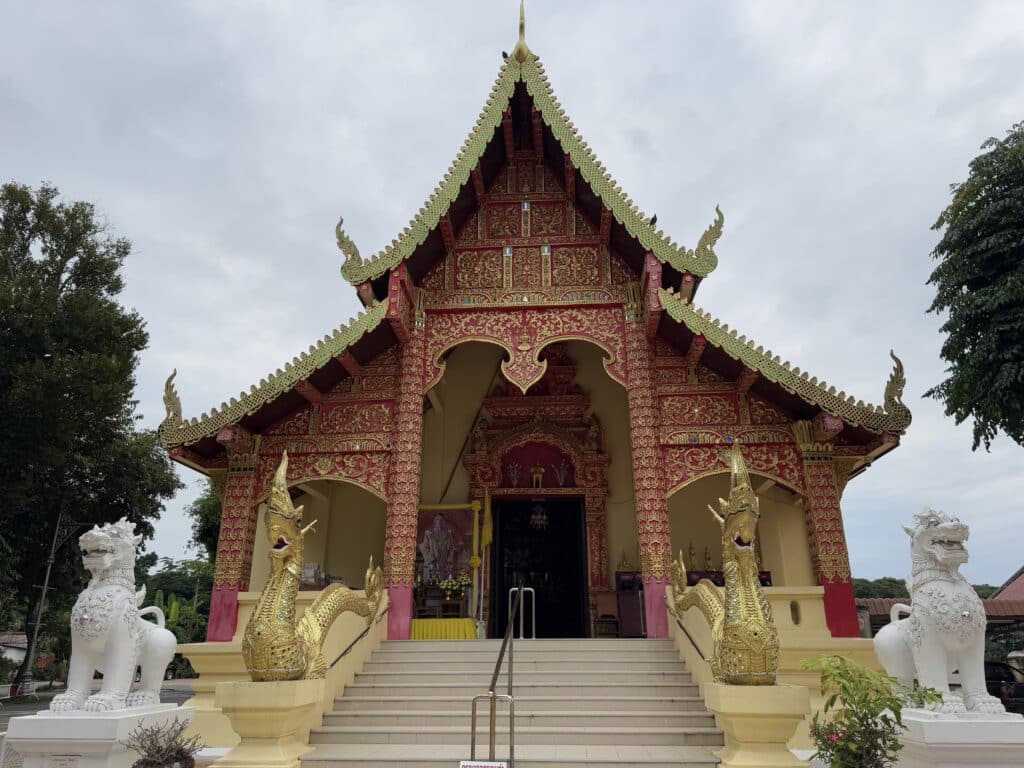 Wat Phra That Doi Chom Thong