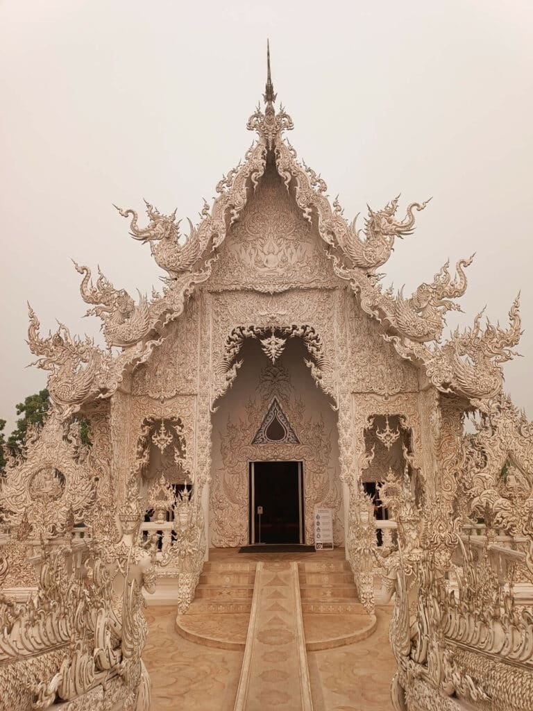 White Temple - Wat Rong Khun 2