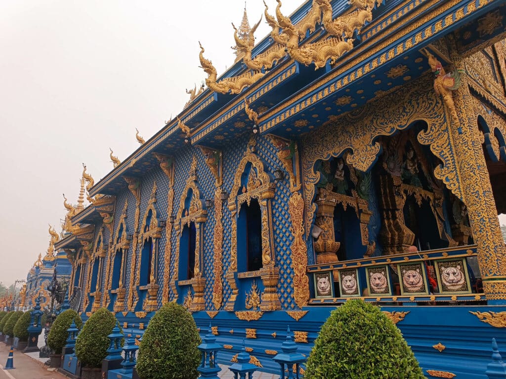 blauer tempel chiang rai