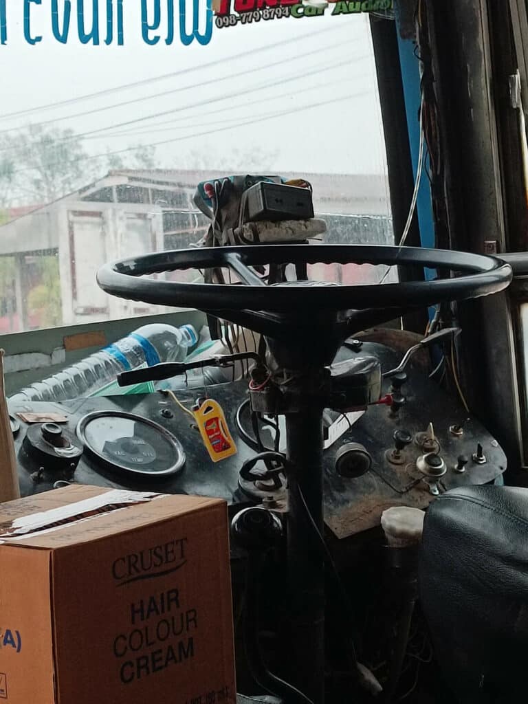lenkrad local bus thailand