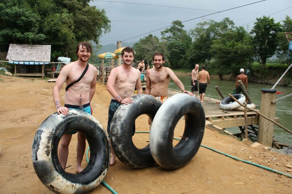 tubing vang vieng