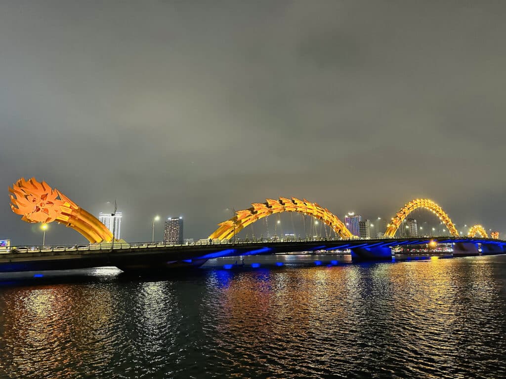 beleuchtung dragon bridge da nang