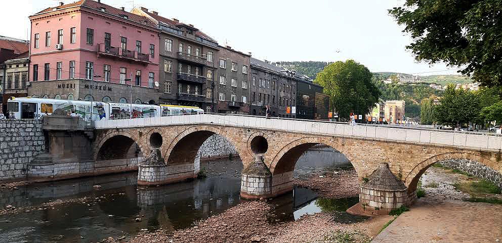 lateinerbrücke bosnien krieg