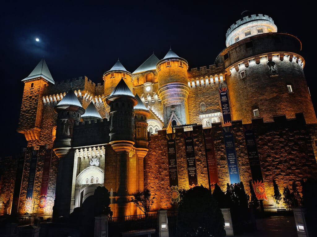 lunar castle ba na hills