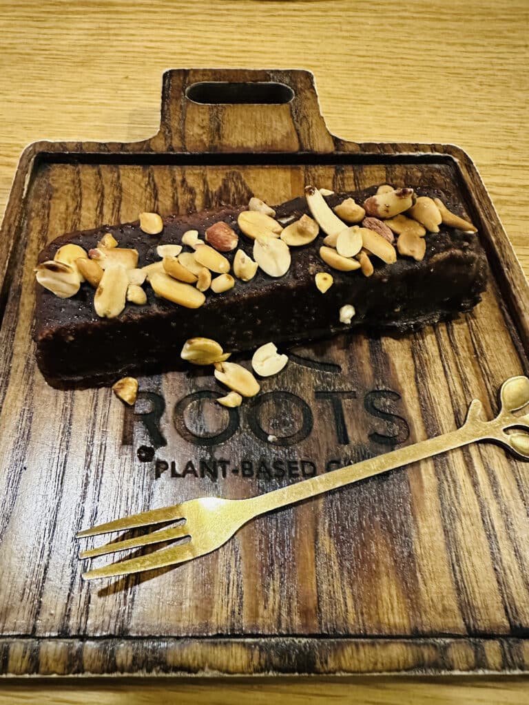 roots plant based cafe