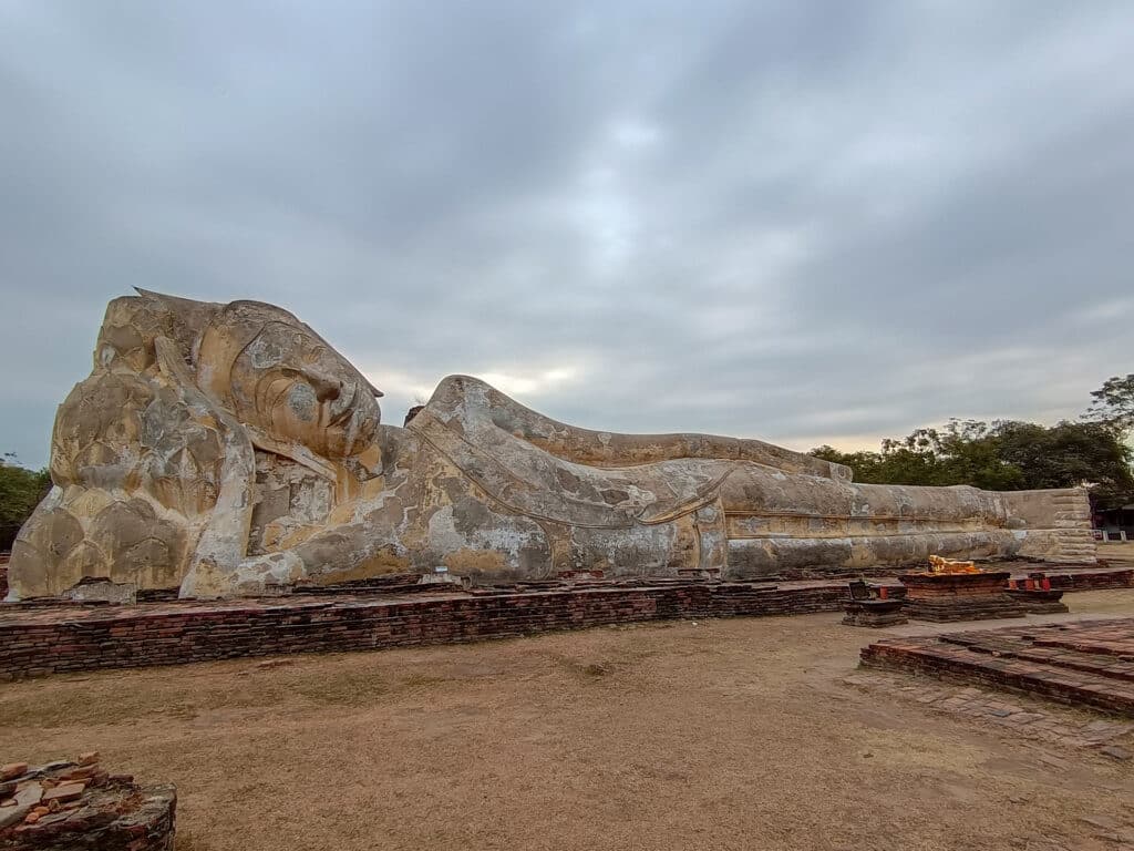 wat lokaya sutha