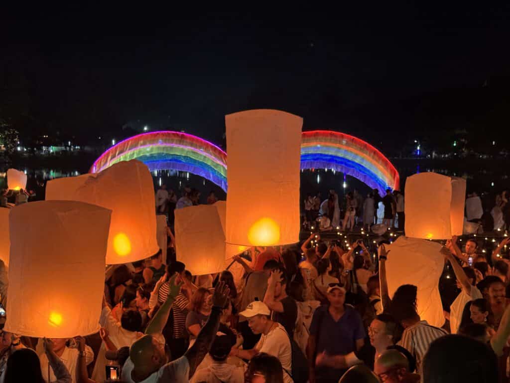 Yi Peng Laternenfest Doi Saket 3