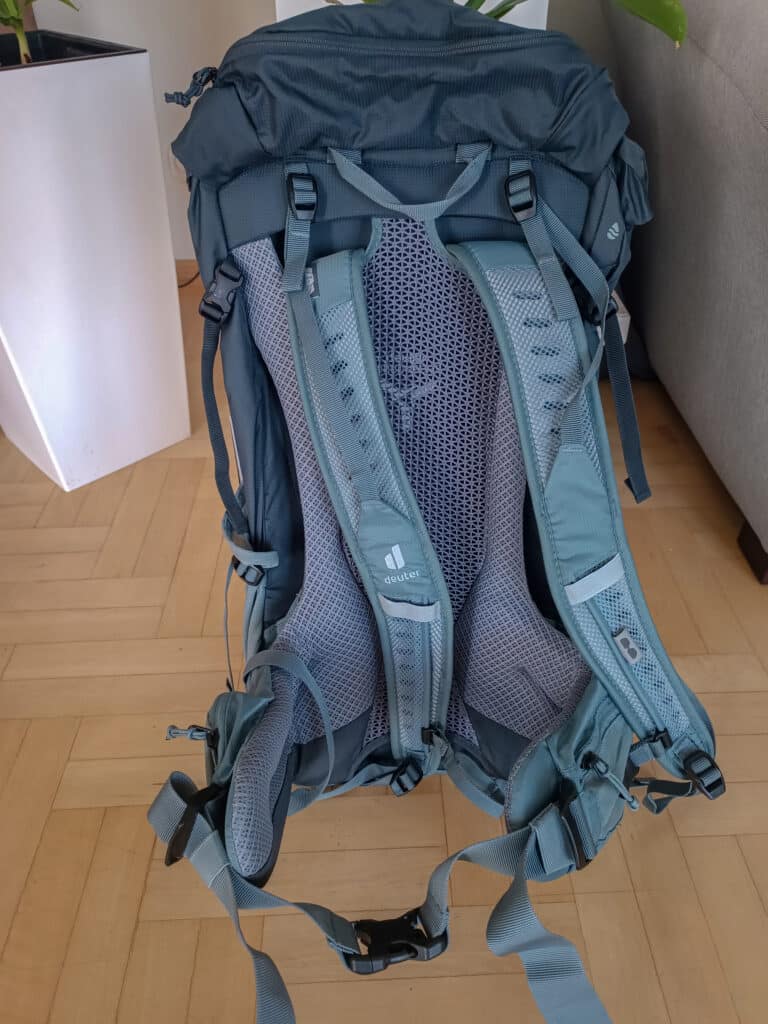 deuter rucksack hinten