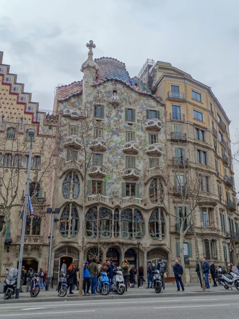 Casa Batlló, gaudi, architektur, verspieltes design, barcelona