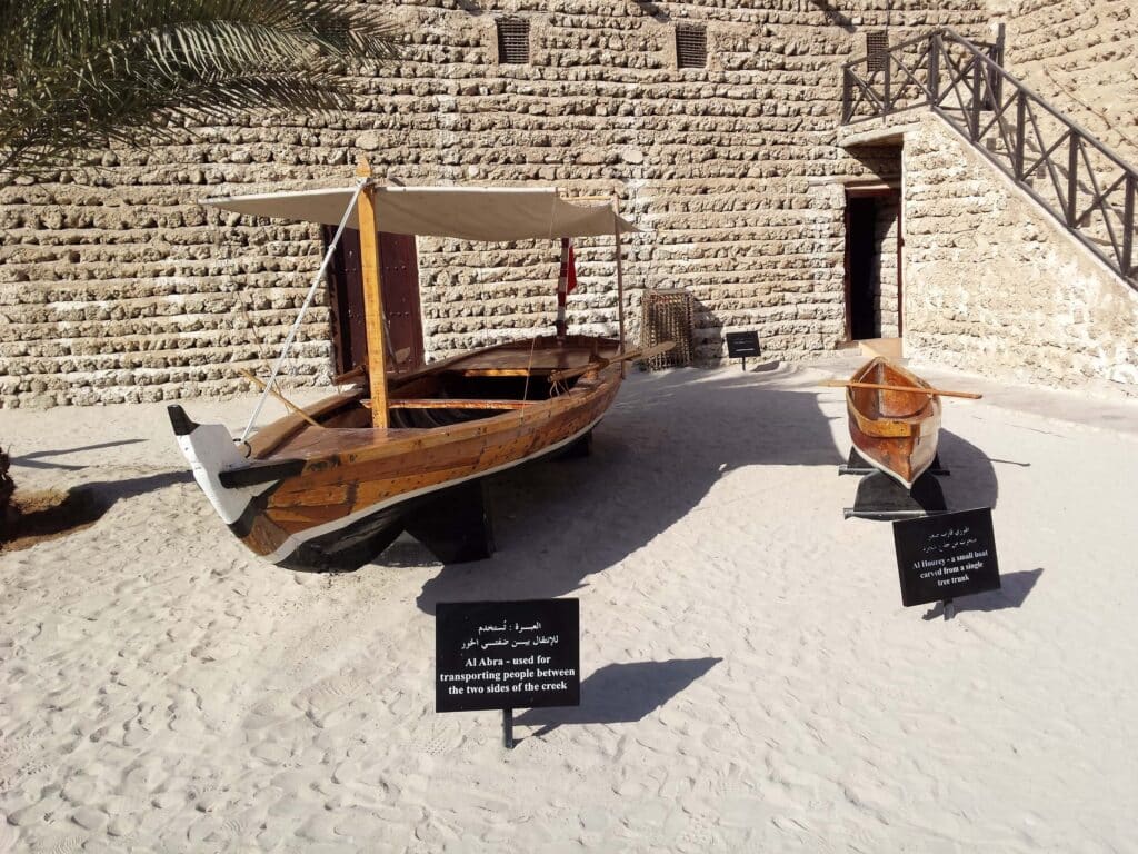 abra holzboot dubai