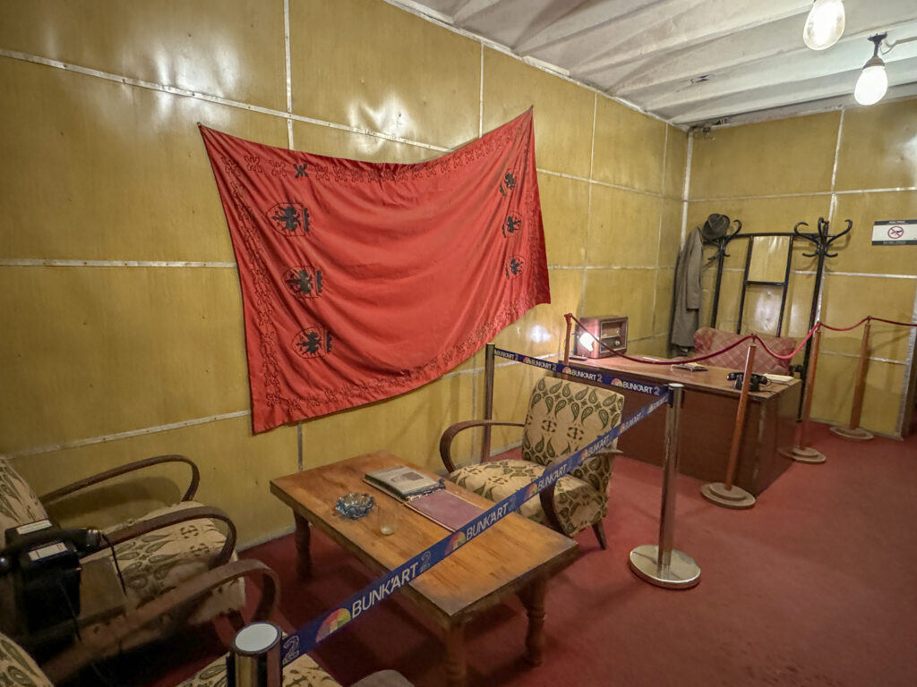 besprechungszimmer bunkart 1 diktator