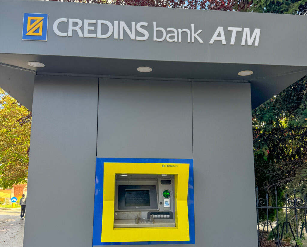 geld abheben albanien credins bank