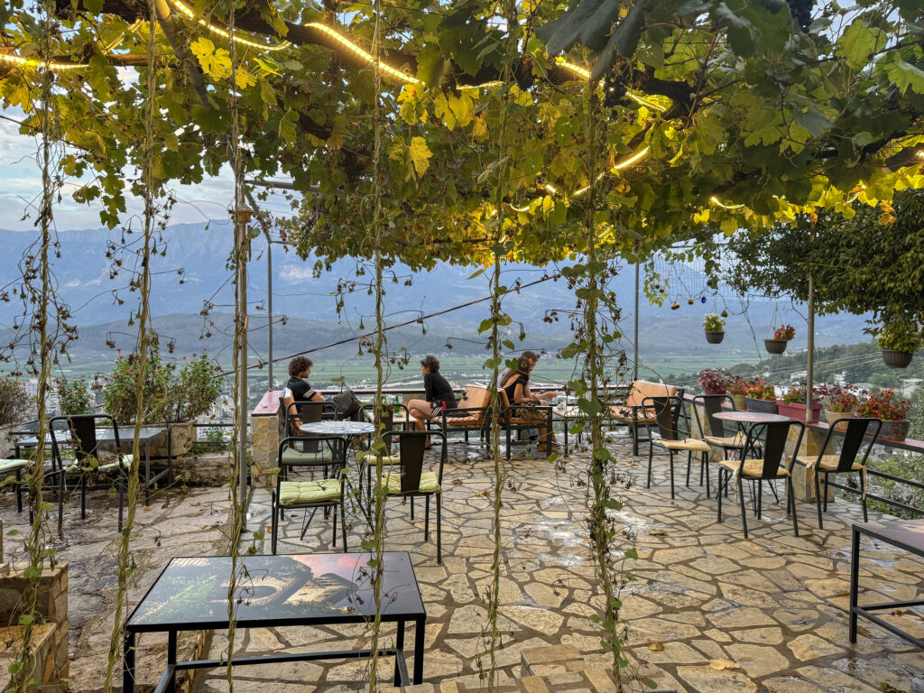 gjirokastra, terrasse, gemütlich, ausblick