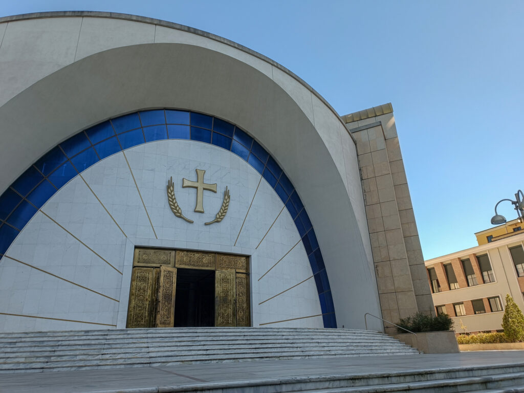katholische kirche paulus tirana