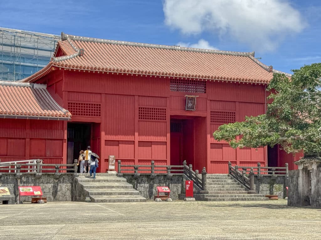 Shuri Castle eingang