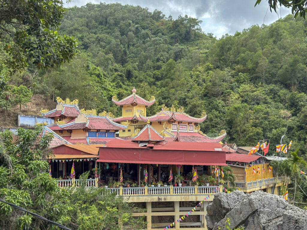 Pho Da Son Pagoda 2