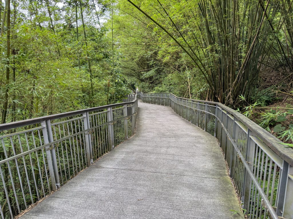 shifen wasserfall weg